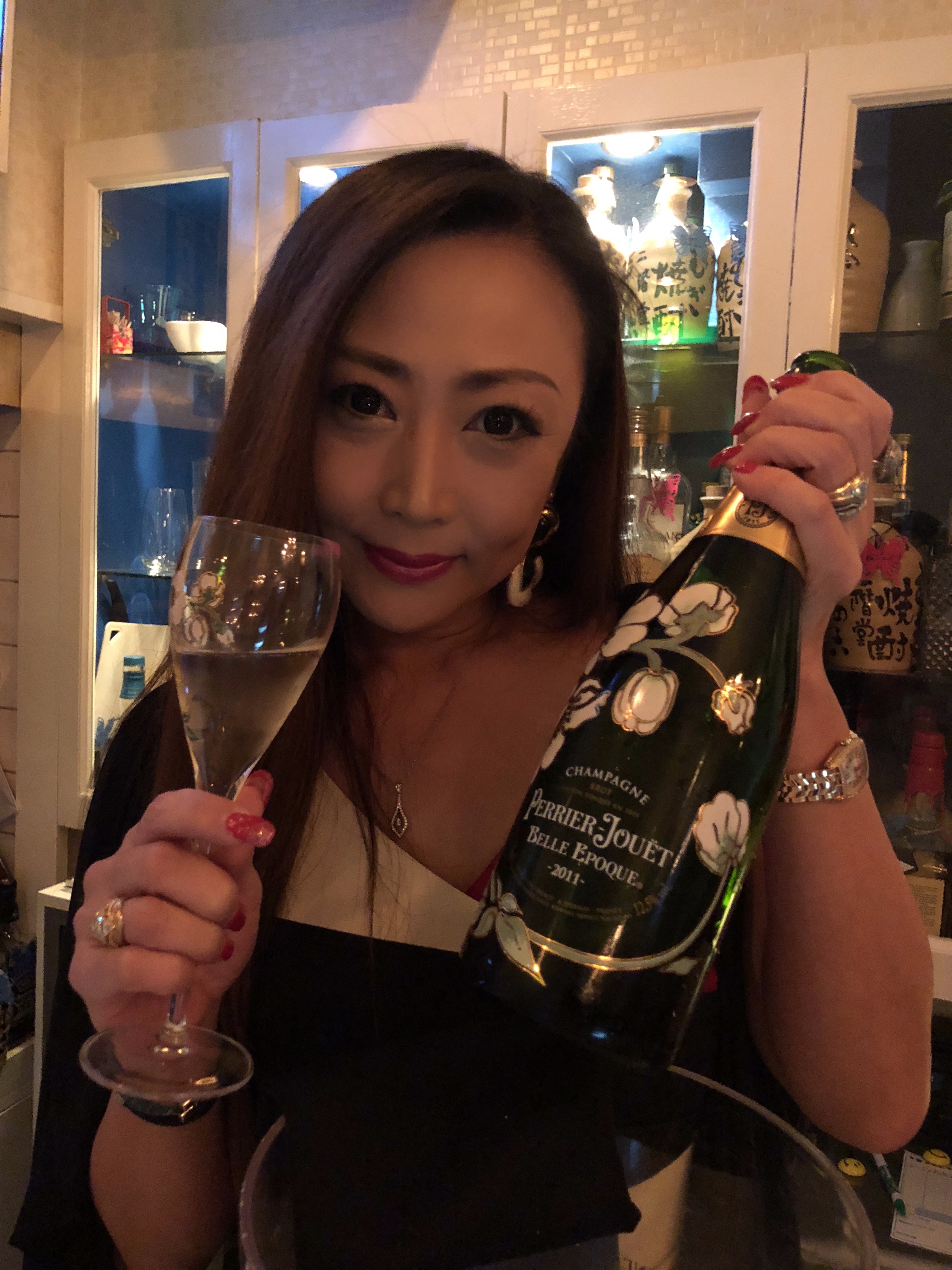 銀座 ブルーベル 美魔女 カラオケ バー